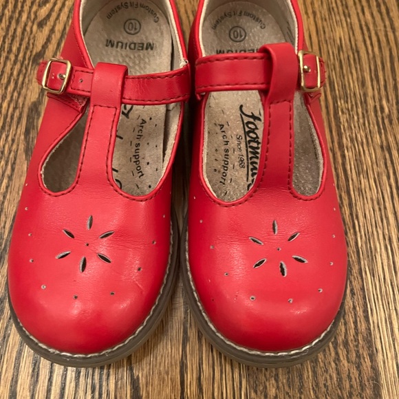 Footmates size 10, red shoes - Picture 4 of 5